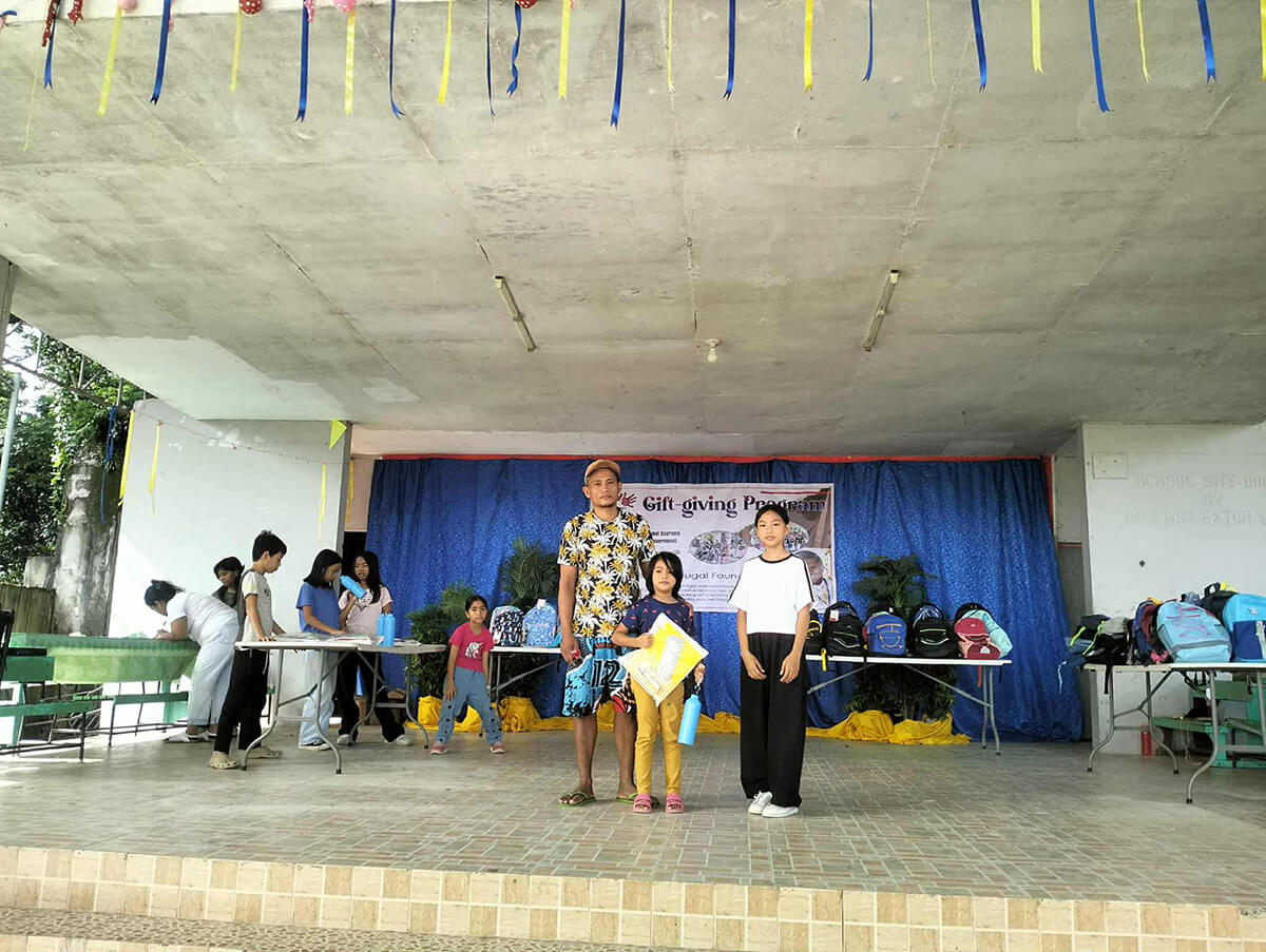 Aris Elijah Pugal Foundation - Lamut Central Elementary School - Gift Giving Program