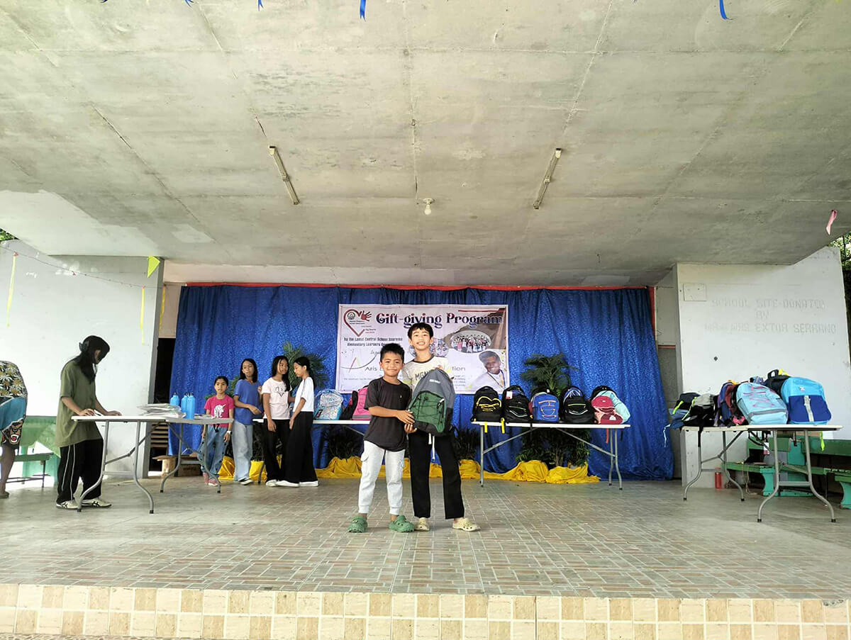 Aris Elijah Pugal Foundation - Lamut Central Elementary School - Gift Giving Program