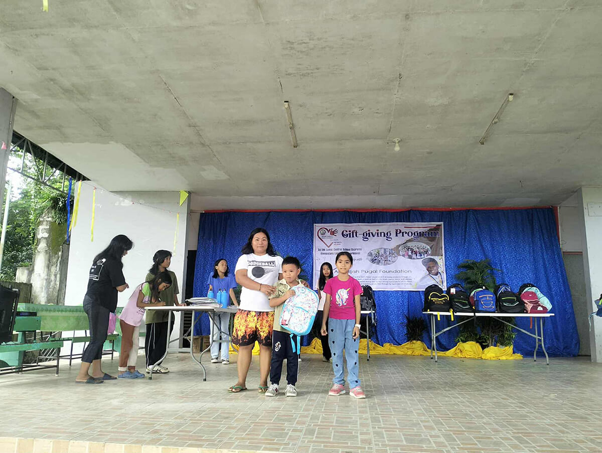 Aris Elijah Pugal Foundation - Lamut Central Elementary School - Gift Giving Program