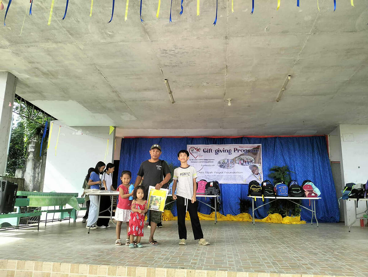 Aris Elijah Pugal Foundation - Lamut Central Elementary School - Gift Giving Program