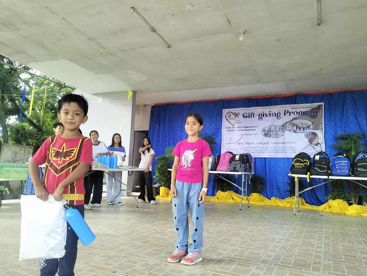 Aris Elijah Pugal Foundation - Lamut Central Elementary School - Gift Giving Program