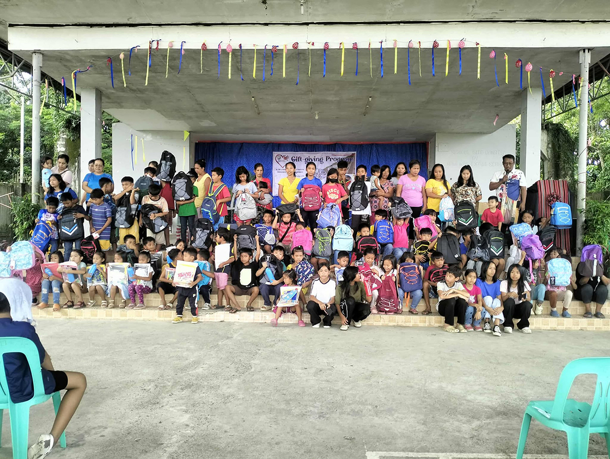 Aris Elijah Pugal Foundation - Lamut Central Elementary School - Gift Giving Program