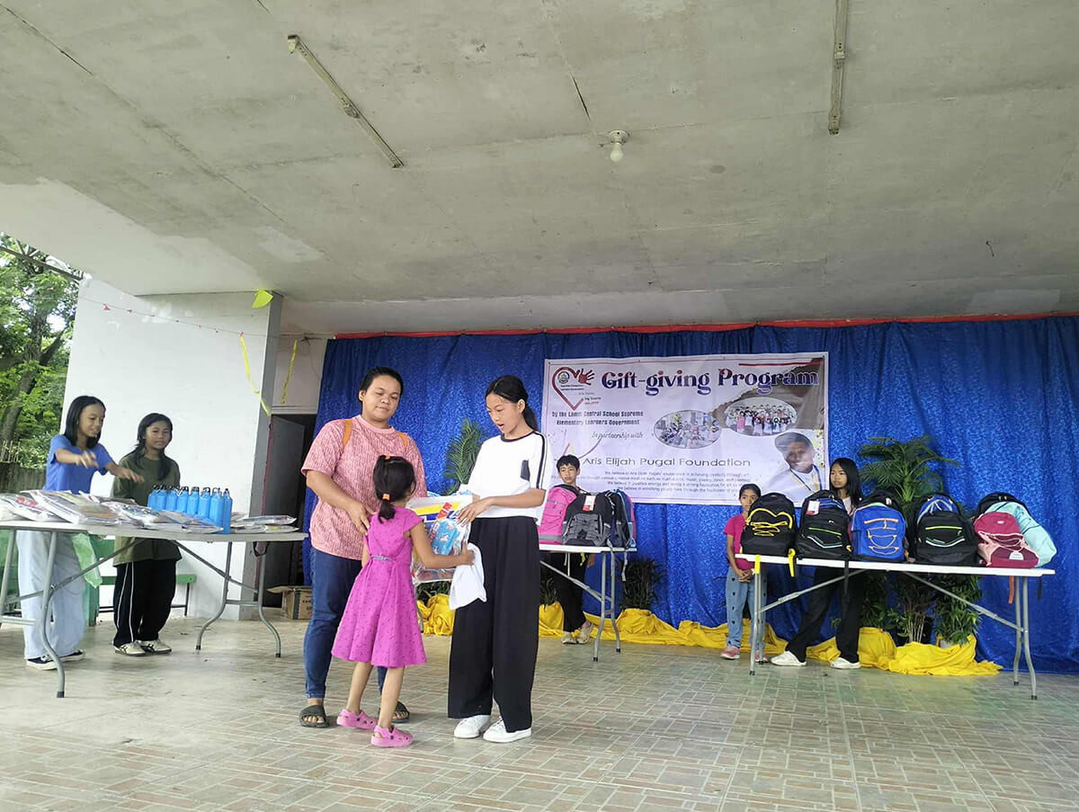 Aris Elijah Pugal Foundation - Lamut Central Elementary School - Gift Giving Program