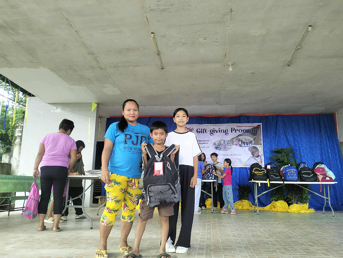 Aris Elijah Pugal Foundation - Lamut Central Elementary School - Gift Giving Program