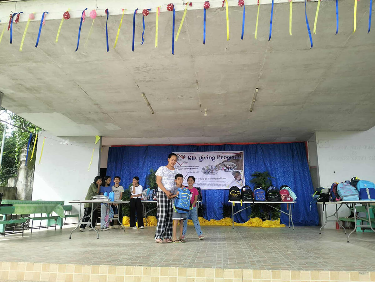 Aris Elijah Pugal Foundation - Lamut Central Elementary School - Gift Giving Program